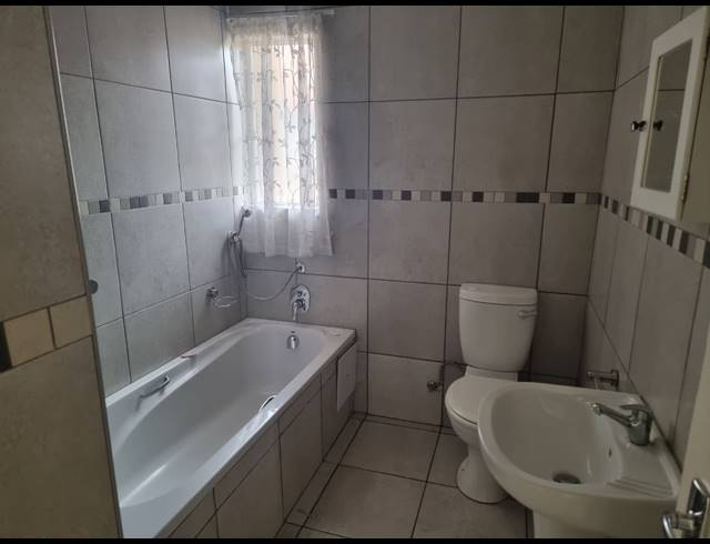 3 BEDROOM TOWNHOUSE FOR SALE IN WATERKLOOF HILL ESTATE